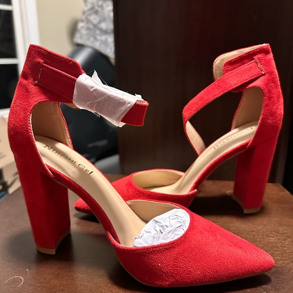 Ninetin Gel Chunky Heel Pointed Toe Pump! Red Suede. - Picture 1 of 4